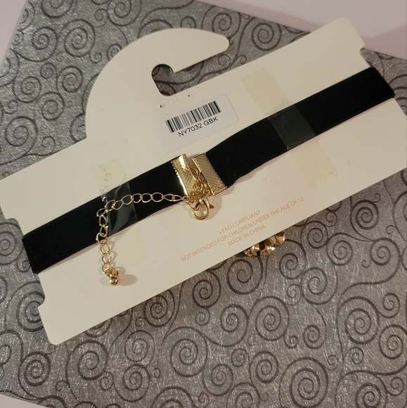 NWT! Carisma Diamond Floral Necklace Choker - Picture 3 of 4